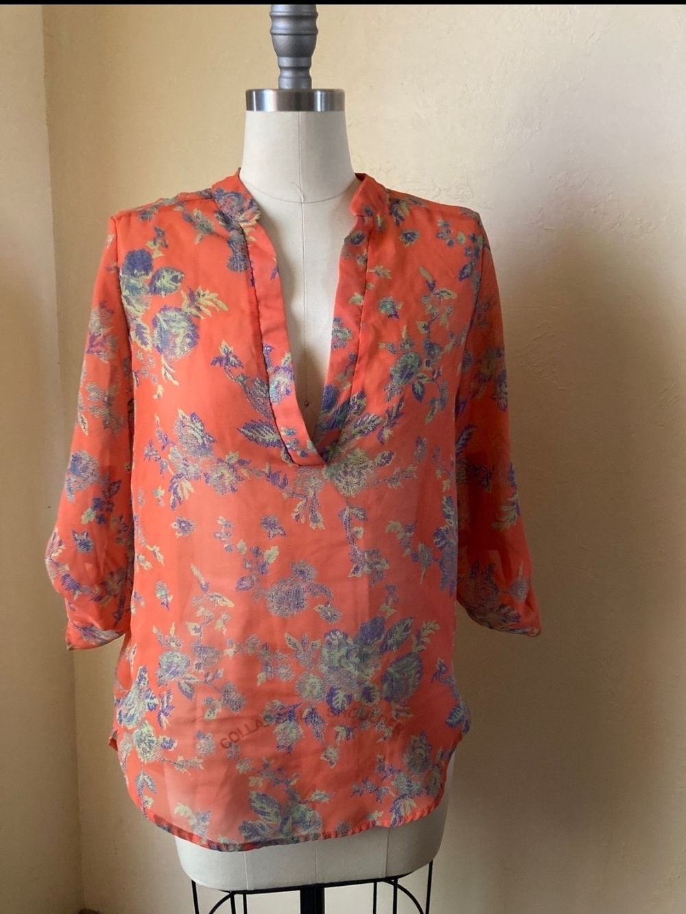 Shasa Sheer Coral Floral Split-Neck Blouse Sz S